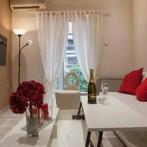 https://modern-central-apartment-thessaloniki.hotels-of-thessaloniki.com